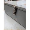 Image 4 : 5 metal storage cases, lockable, 17"x14.5"