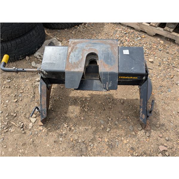 5th wheel hitch, no mount plates, 32"x24"x16"