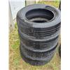 Image 1 : 4 tires- 235/65R17