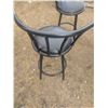 Image 4 : 2 stools, metal frame, working swivels, damage to one seat
