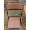 Image 6 : Folding chair with 2 folding TV tables, damage on chair paint on table tops