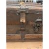 Image 3 : Vintage wooden travel trunk approx. 40"x21.5"x12"
