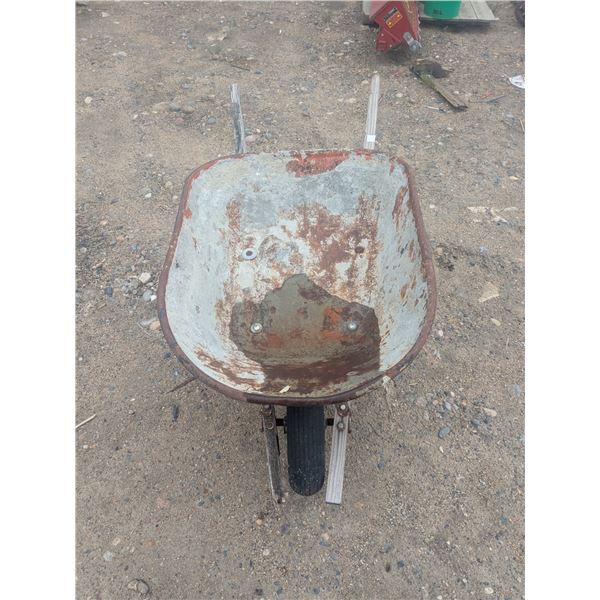 Medium wheelbarrow, metal with wooden handles