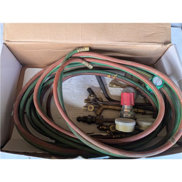 Oxy/Acetelene Torch kit, regulators,torch tips, etc
