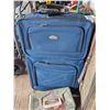 Image 4 : 2 suit case sets - total of 5 bags