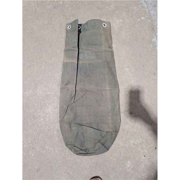 Vintage World Famous Carry Bag
