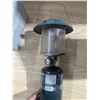 Image 3 : 2 coleman propane lanterns with extra mantles