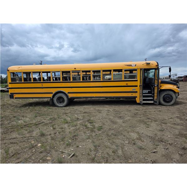 2013, IC-CE BUS- VIN:4DRBUSKM5DB304195- has lots of damage