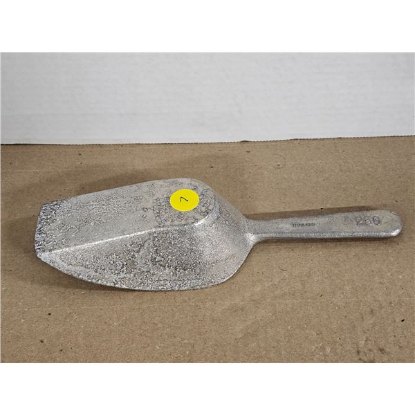 Metal Scoop