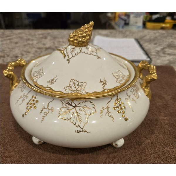 32 - Royal Crown Derby gold grapes and white. 9" covered vegetable casserole bowl.  Stamped Royal Cr