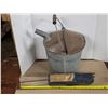 Image 1 : Gavinized pail with duster