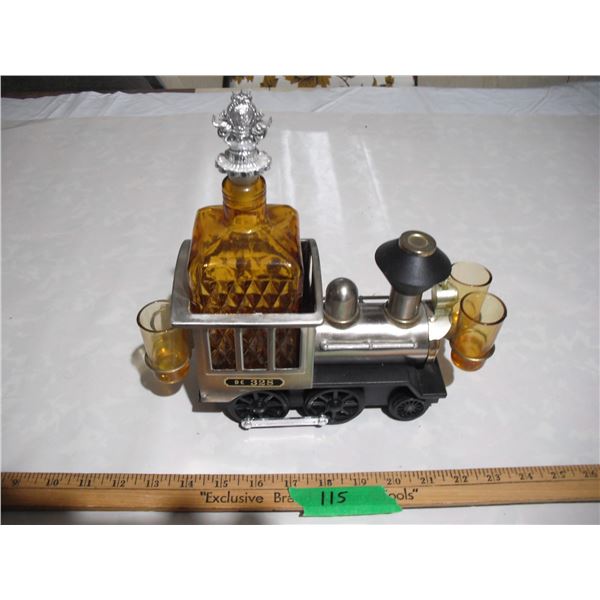 Vintage DC 328 Musical Decanter (Missing One Shot Glass)