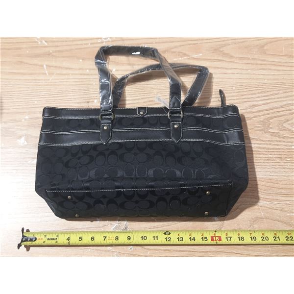 Coach Bag. (Like New/New) (We Can't Prove It's Authenticity)