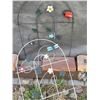 Image 6 : Yard decor.