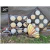 Image 1 : Yard decor.