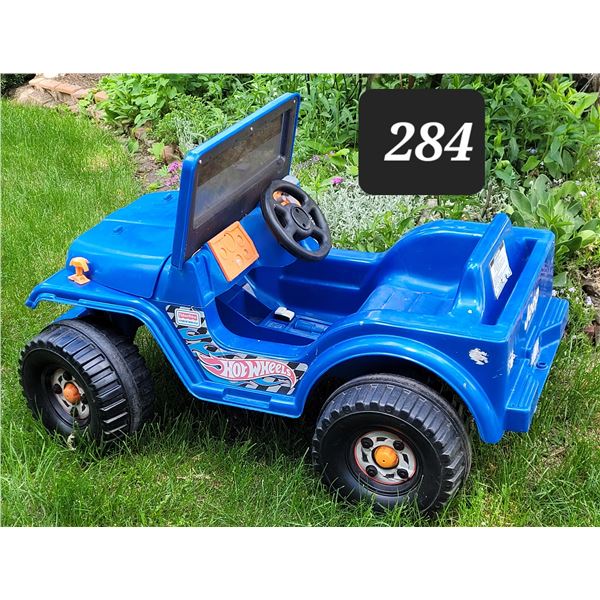 Fisher Price Hot Wheels battery operated Jeep. Battery, charger & working.