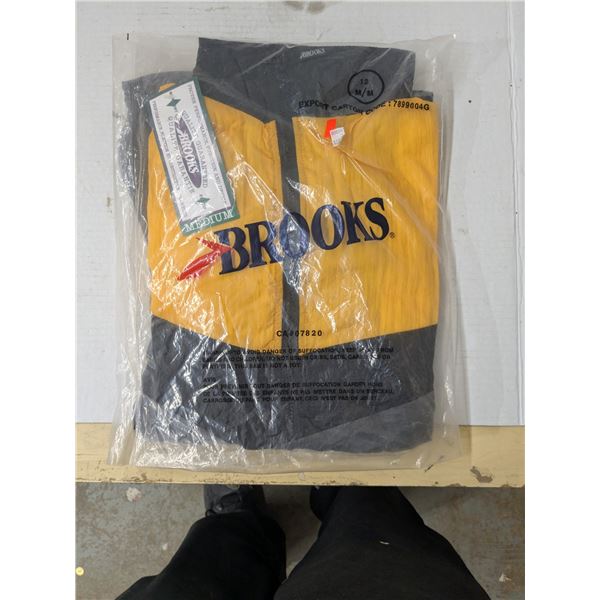"Brook" medium windbreaker and pants, new in package
