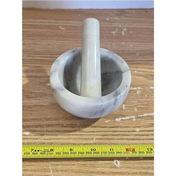 Marble mortar and pistil