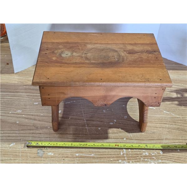 Step stool- 10"H
