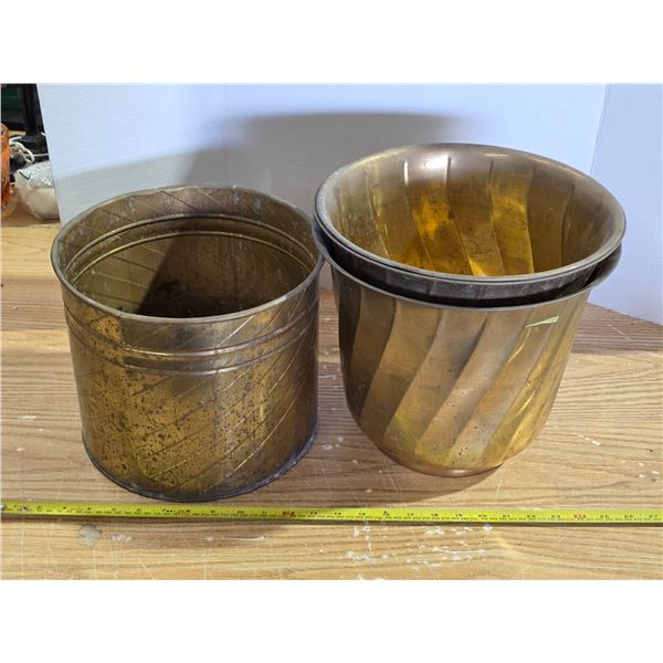 Set of 4 brass flower pots