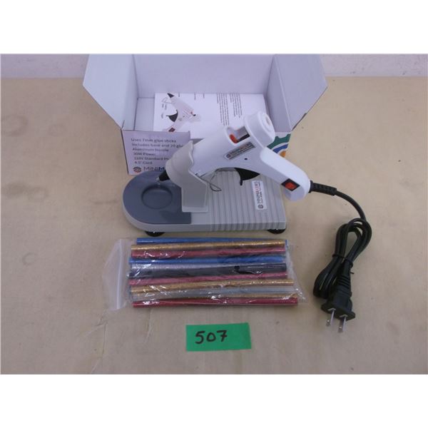NEW in Box - Minimakers crafter's hot glue gun with 20 glitter sticks, suction cup stand, drip tray,