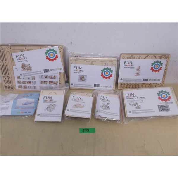 Lot of (8) NEW Minimakers STEM Educational building kits.