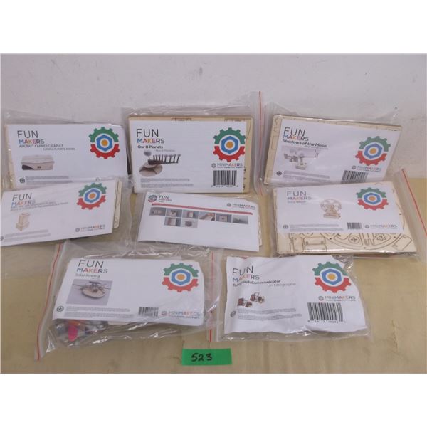 Lot of (8) NEW Minimakers STEM Educational building kits.