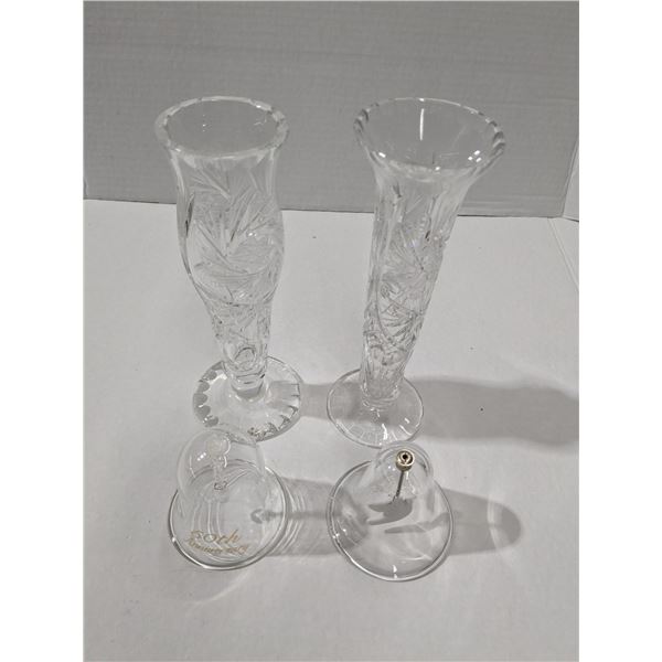 2 crystal vases and 2 glass bells