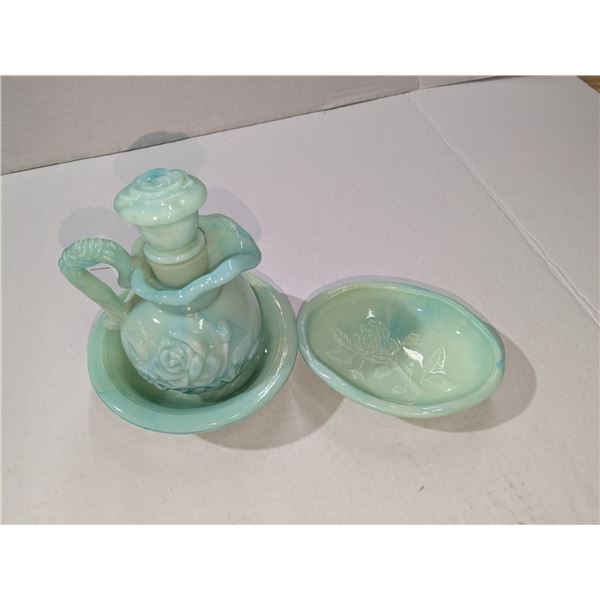 Vintage avon bathroom set, bath oil foamer and soap tray