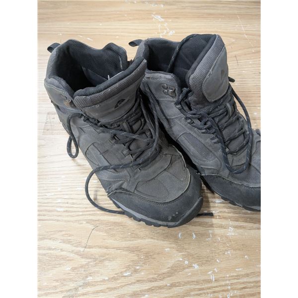 size 10 hiking boots, well used, damage around toes