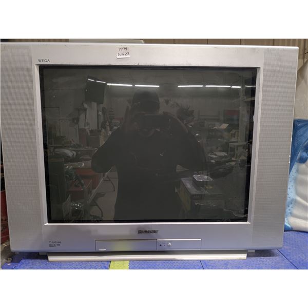 27" tube TV, comes with remote