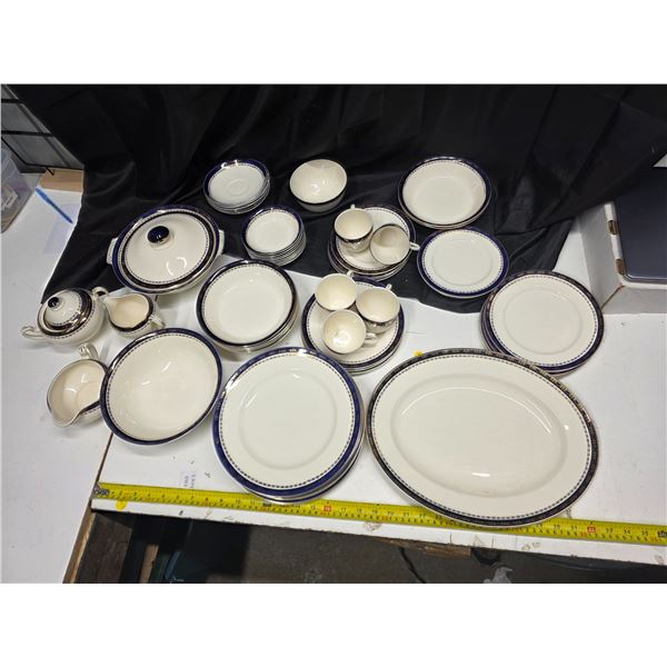 18K gold trim kingsdale chinaware