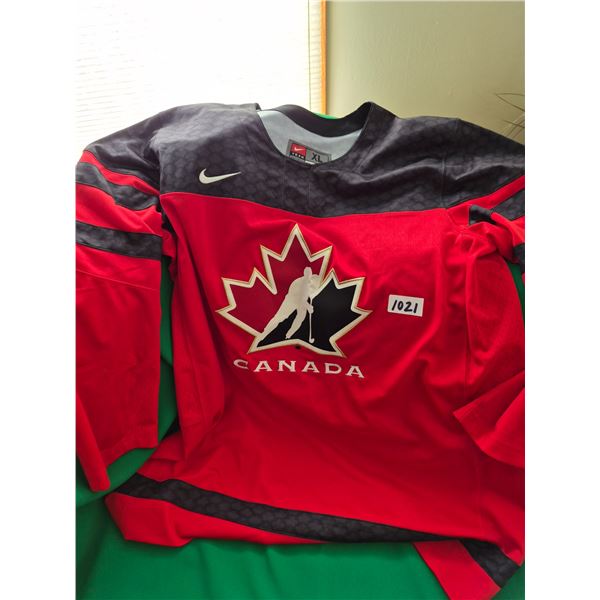 Canada Jersey Size XL, Excellent Shape