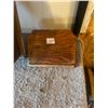 Image 3 : Oak Long Box Phone Case and Shelf