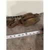 Image 3 : (2) Small Wooden Pullies