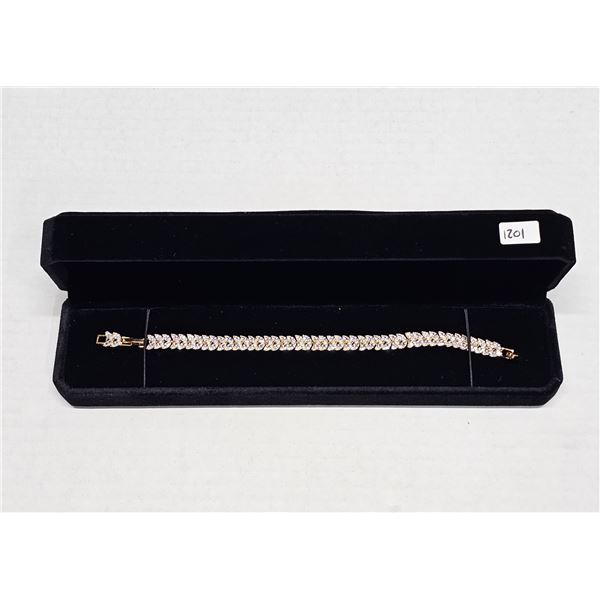 NEW 18K Gold Plated Marquise Bracelet