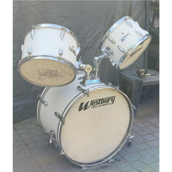 westbury pre-cussion drum set