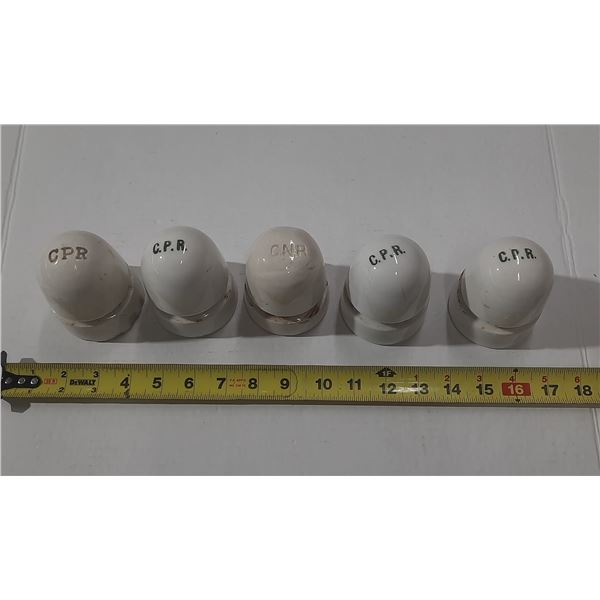(4) CPR & (1) CNR porcelain insulators