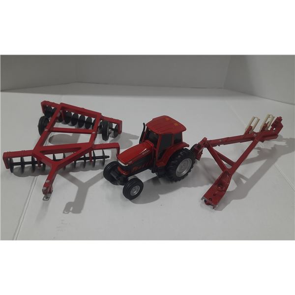 Tonka farm Tractor with Lights and sounds and 2 Implements.