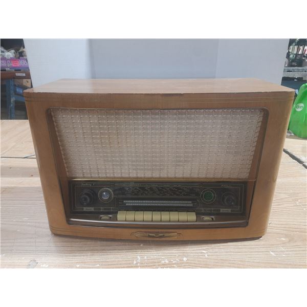 Saba Freiburg Automatic 7 Multiband Tube Radio Complete with Manuals (In German)