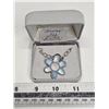 Image 1 : Sterling Silver Mother of Pearl Flower Pendant w/ Chain