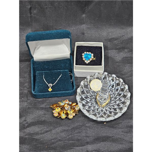 Fashion Jewelry Lot inc. 18K Gold Plated Ring, Pendant Necklace, etc.