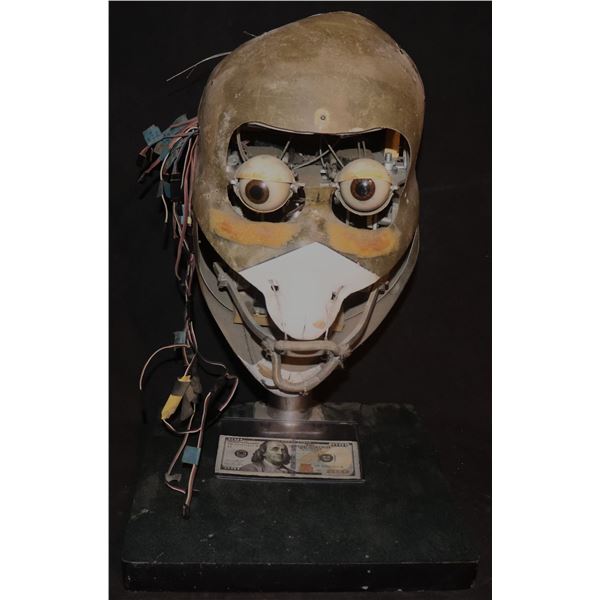 UNKNOWN ANIMATRONIC ALIEN CREATURE HEAD PUPPET WITH ALL SERVOS INTACT