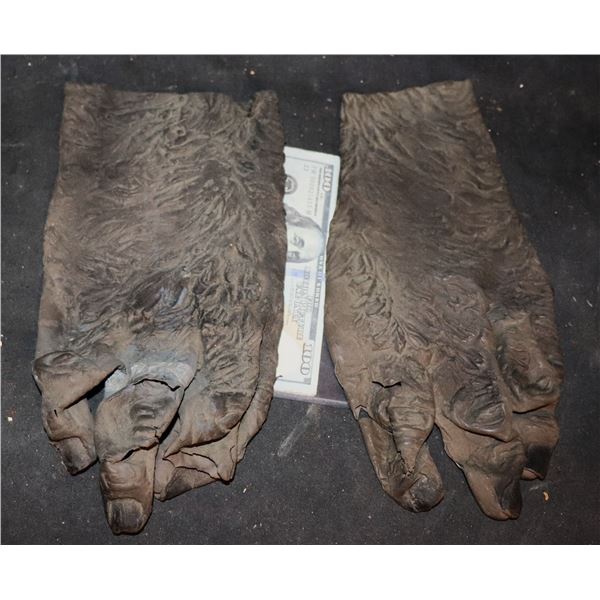 UNKNOWN VINTAGE MONSTER HANDS GLOVES