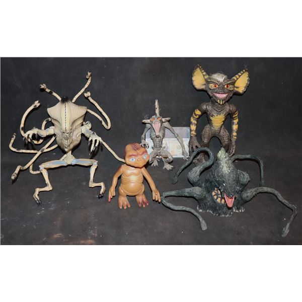 VINTAGE ALIEN ET GREMLIN VIOLATOR TOY FIGURE LOT OF 5