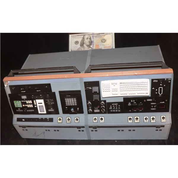 ZZ GODZILLA CONTROL ROOM COMPUTER MINIATURE SCREEN USED 1