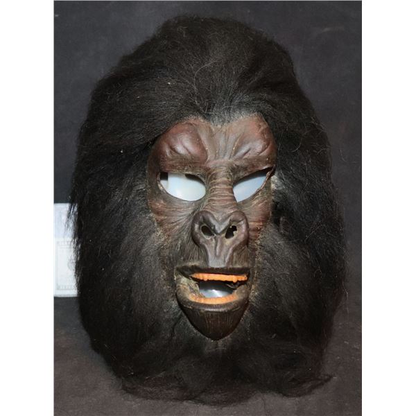 PLANET OF THE APES GENERAL URSUS GORILLA SOLDIER W/ GLUED IN TEETH VINTAGE 1974 DON POST MASK