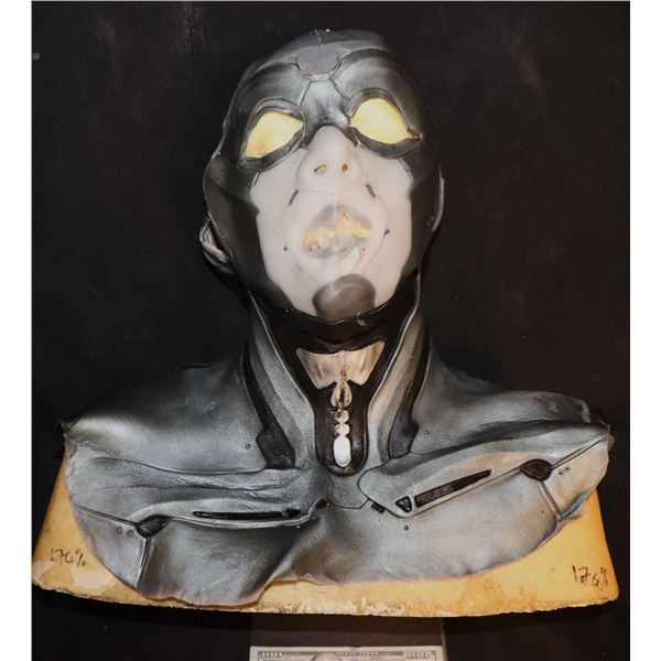 STAR TREK DISCOVERY AIRIAM AUGMENTED HUMAN SCREEN USED 3