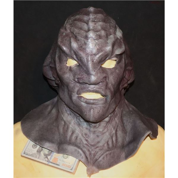 STAR TREK DISCOVERY KLINGON SILICONE MASK SCREEN USED 01