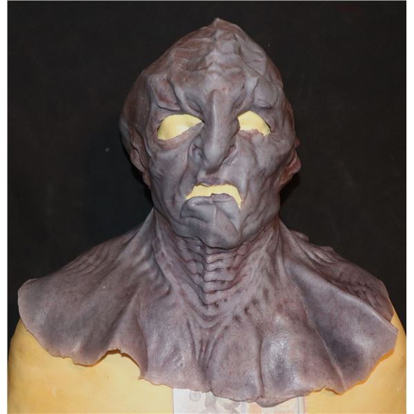 STAR TREK DISCOVERY KLINGON SILICONE MASK SCREEN USED 02
